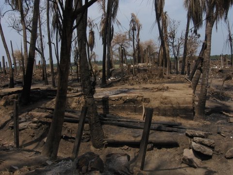Il villaggio Pallipalem distrutto dal fuoco