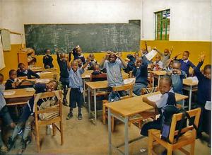 Bambini e ragazzi di un collegio indiano