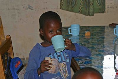 Immagine di un piccolo ospite dell'orfanotrofio "Children's home St. Patrick"