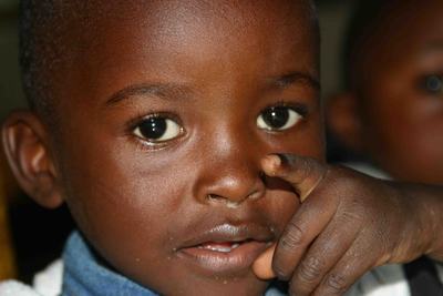 Immagine di un piccolo ospite dell'orfanotrofio "Children's home St. Patrick"