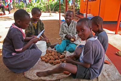 Immagine della vita quotidiana al "Children's home St. Patrick"