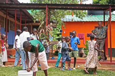 Immagine della vita quotidiana al "Children's home St. Patrick"